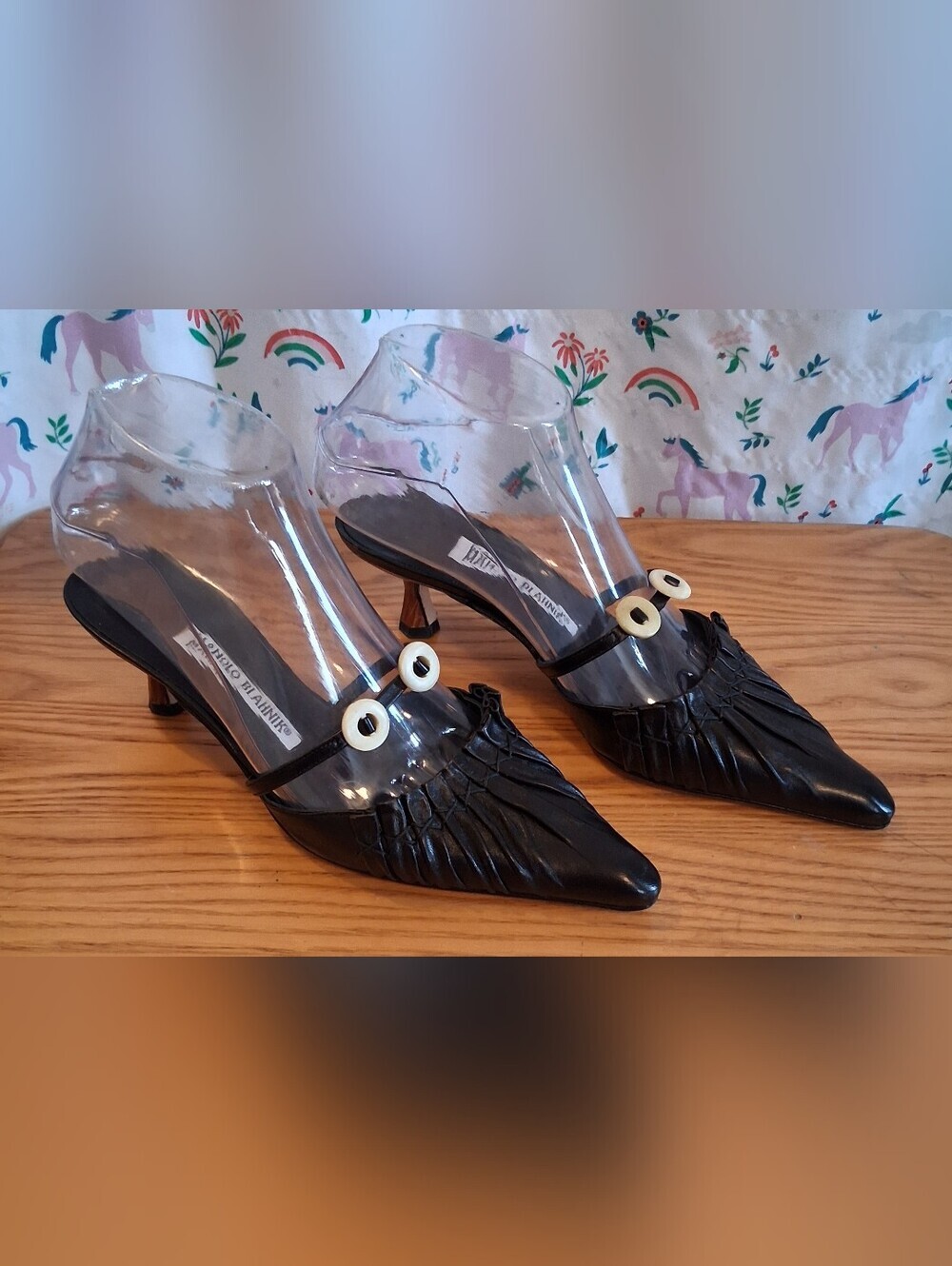 EUC RARE Vintage Y2K Manolo Blahnik Black Ruched Leather Kitten Heel Shoe SZ 5.5
